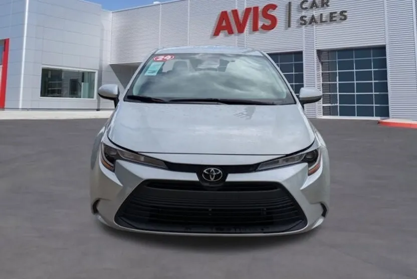 2024 Toyota Corolla LE photo 1