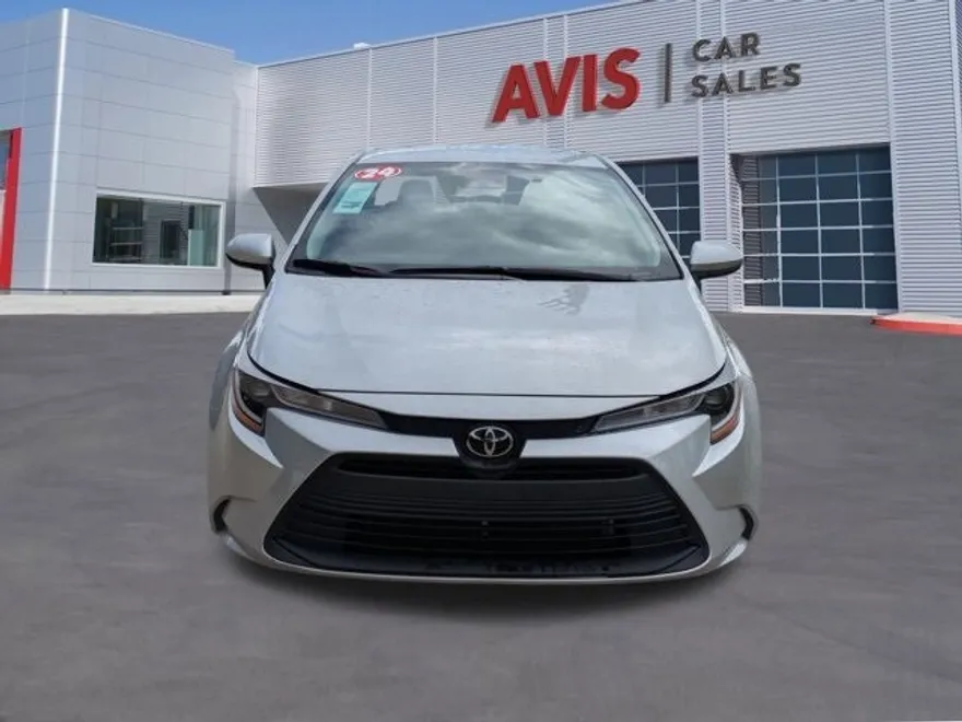 2024 Toyota Corolla LE photo 1