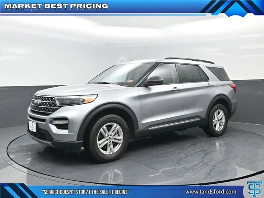 2022 Ford Explorer XLT photo 1