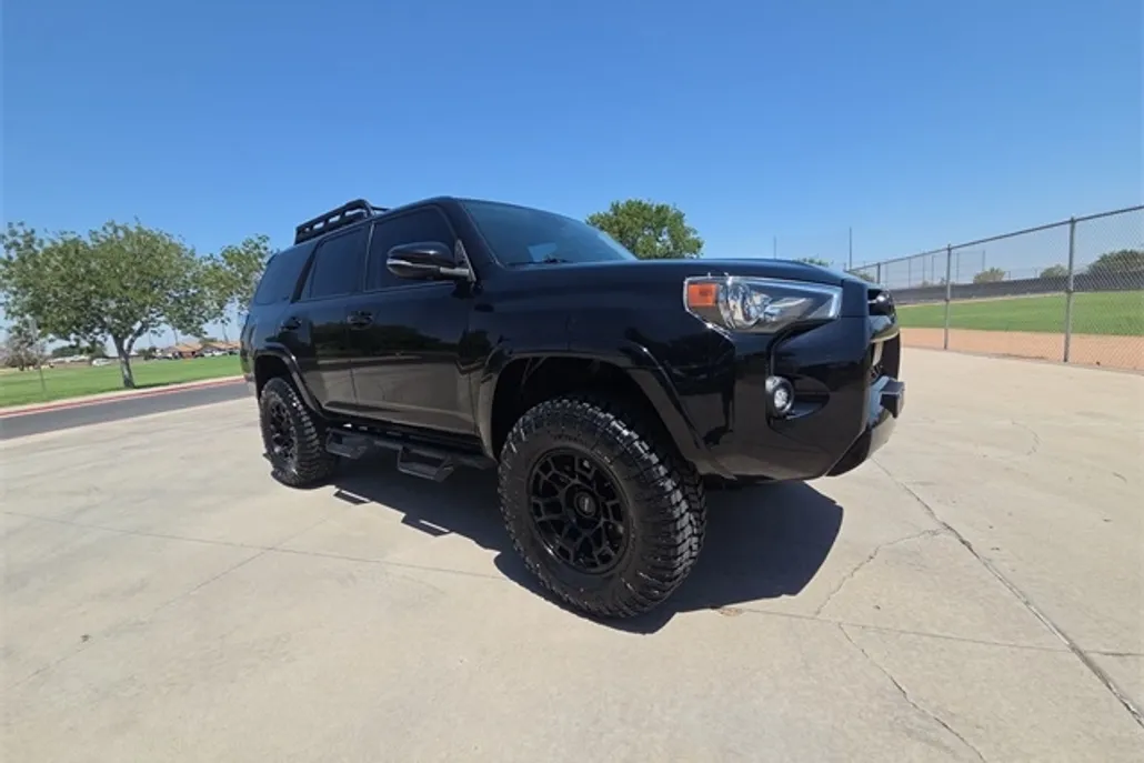 2021 Toyota 4Runner SR5 Premium photo 1