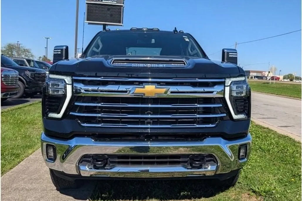 2024 Chevrolet Silverado 3500HD LTZ photo 1