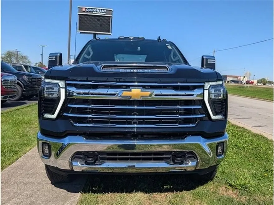 2024 Chevrolet Silverado 3500HD LTZ photo 1