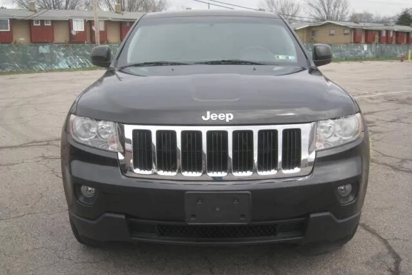 2012 Jeep Grand Cherokee Laredo photo 1