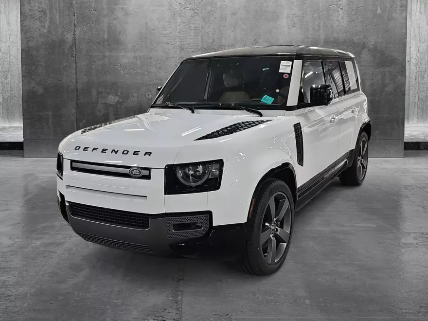 2025 Land Rover Defender 110 V8 photo 1