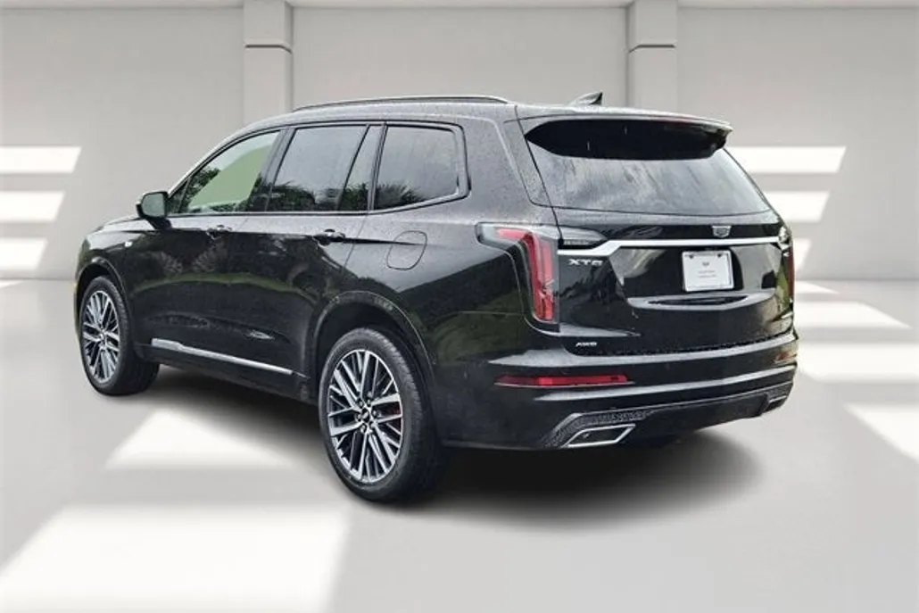 2025 Cadillac XT6 Sport photo 1