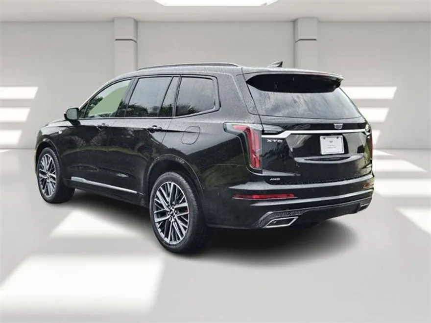 2025 Cadillac XT6 Sport photo 1