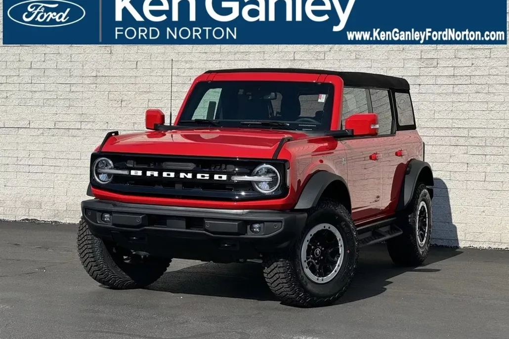 2024 Ford Bronco Outer Banks photo 1