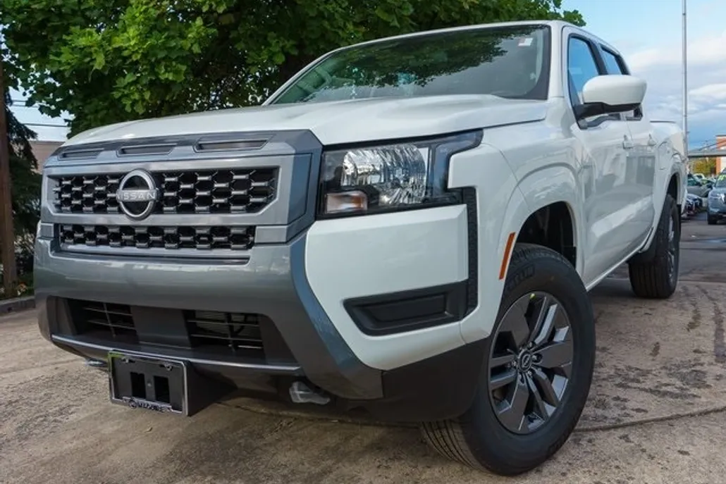 2025 Nissan Frontier SV photo 1