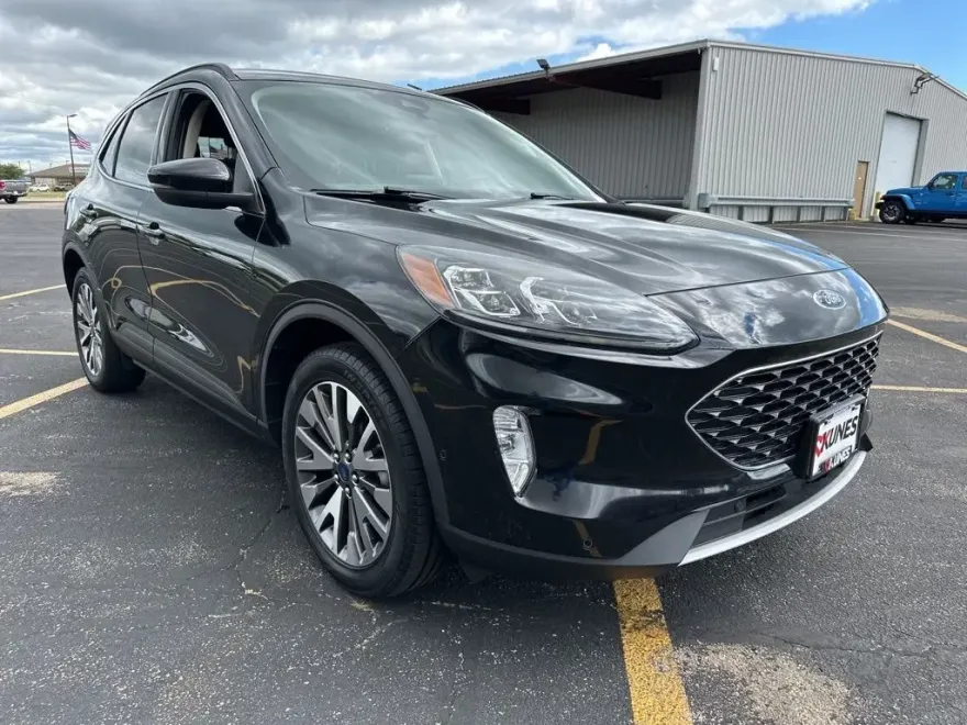 2020 Ford Escape Titanium photo 1