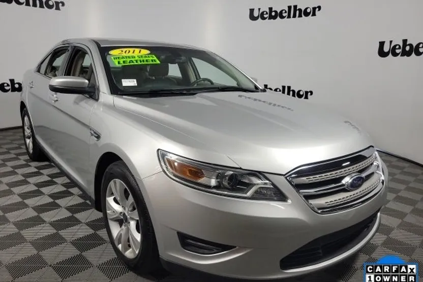 2011 Ford Taurus SEL photo 1