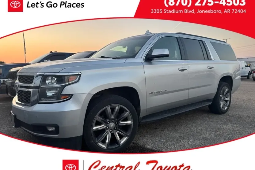 2020 Chevrolet Suburban LT photo 1