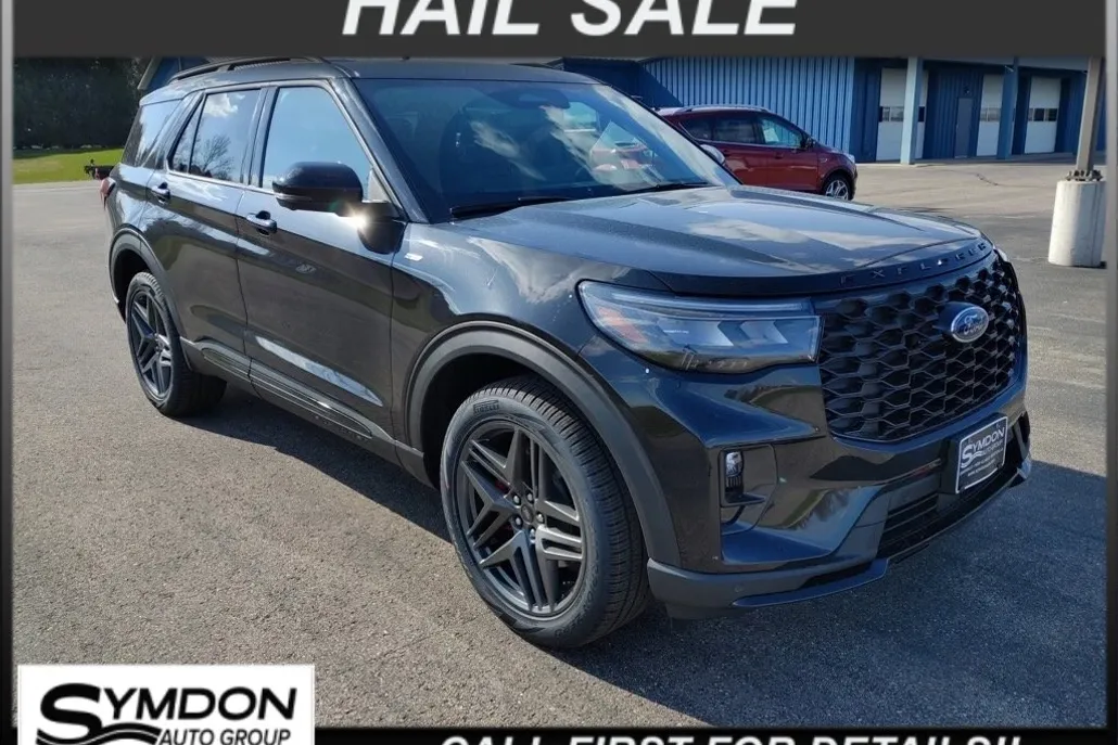 2025 Ford Explorer ST-Line photo 1