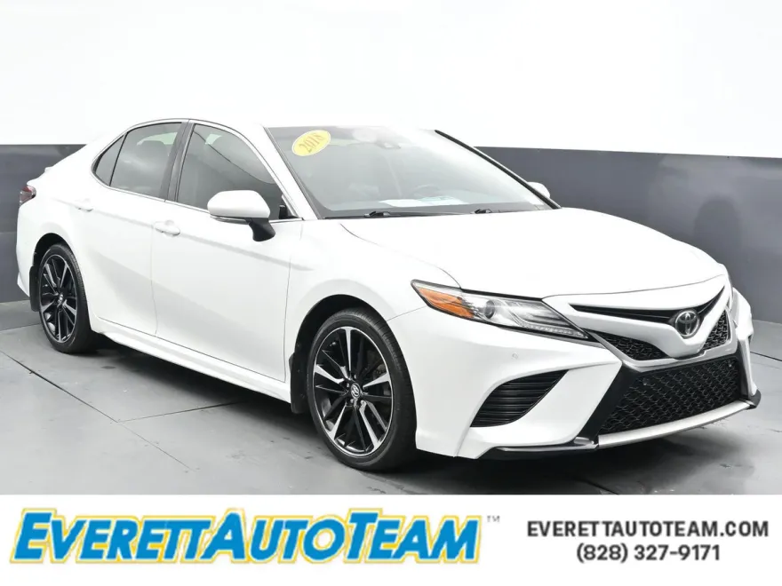 2018 Toyota Camry XSE photo 1