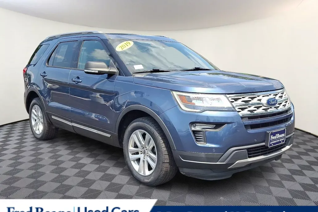 2019 Ford Explorer XLT photo 1