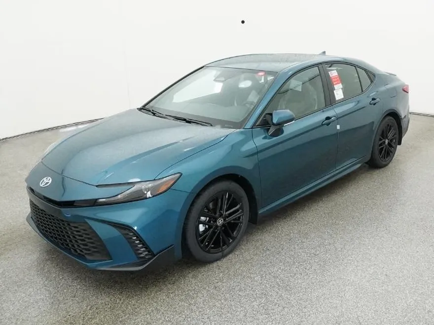 2026 Toyota Camry SE photo 1
