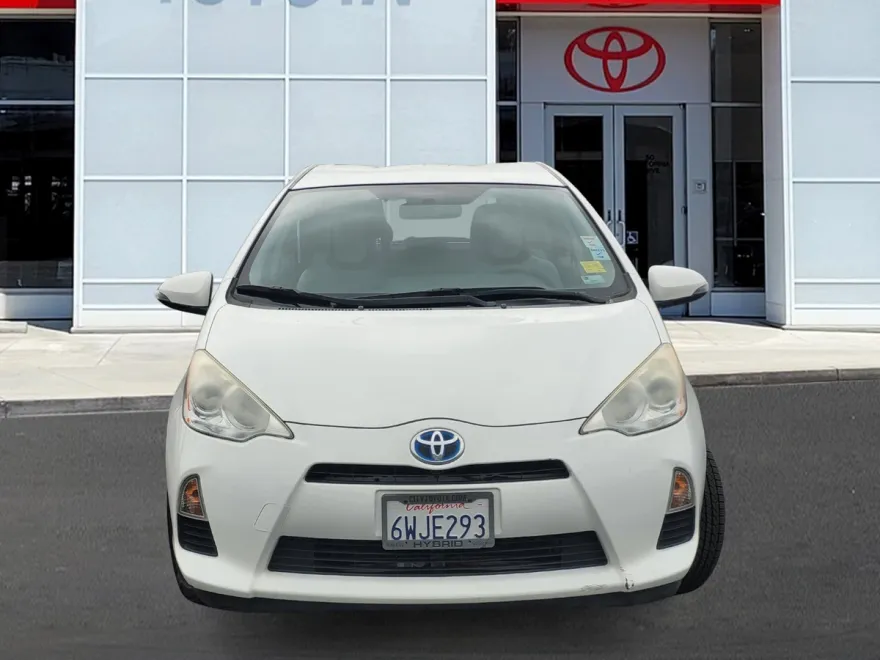 2012 Toyota Prius C One photo 1