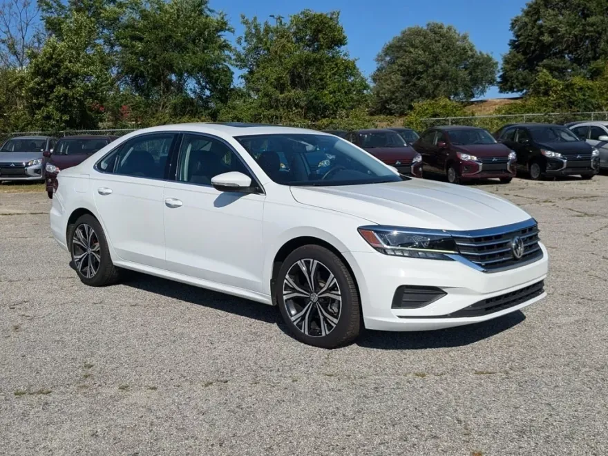 2022 Volkswagen Passat 2.0T SE photo 1