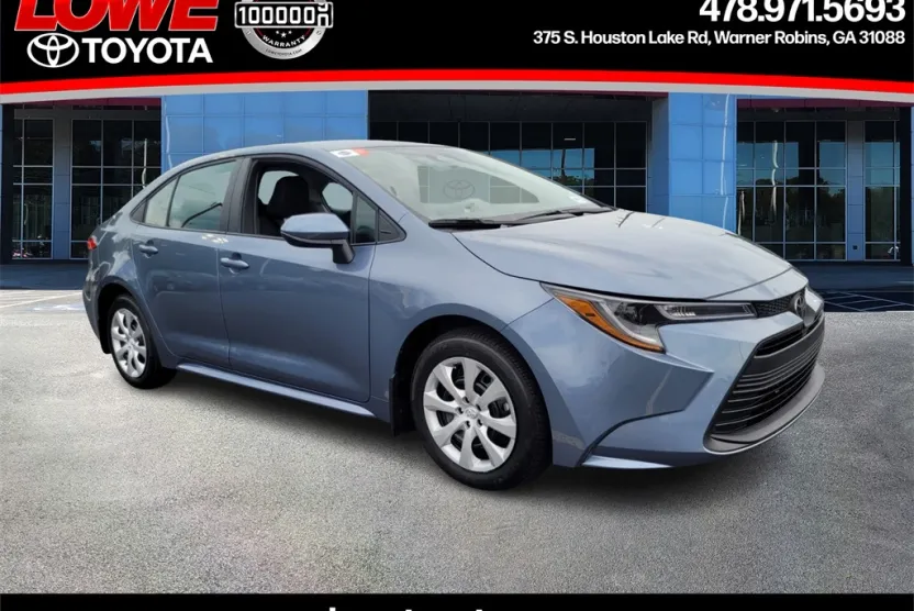 2025 Toyota Corolla LE photo 1
