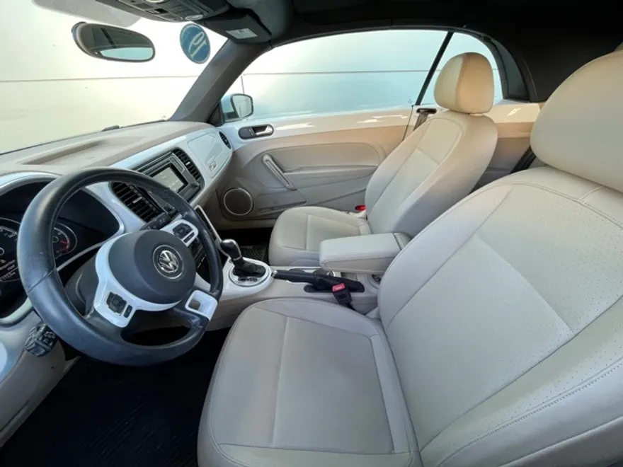 2019 Volkswagen Beetle Convertible S photo 1