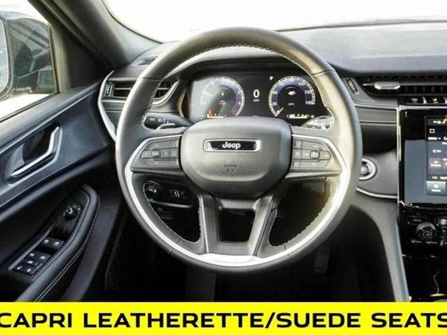 2025 Jeep Grand Cherokee Altitude photo 12