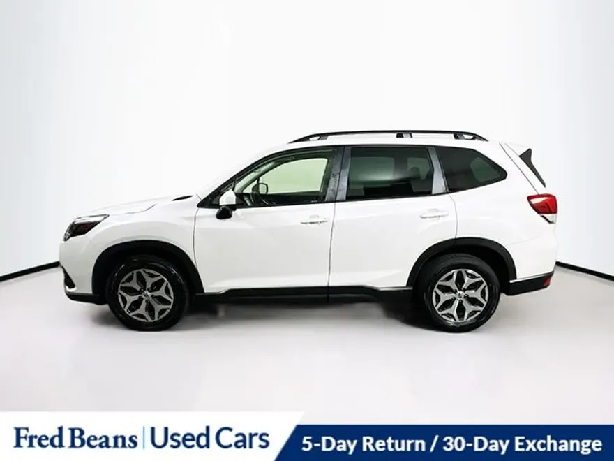 2022 Subaru Forester Premium photo 1