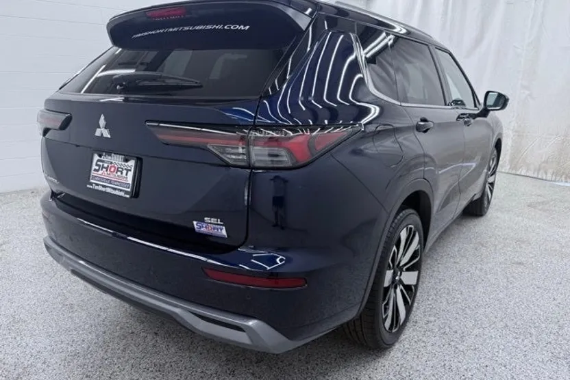 2025 Mitsubishi Outlander SEL 2.5 photo 1