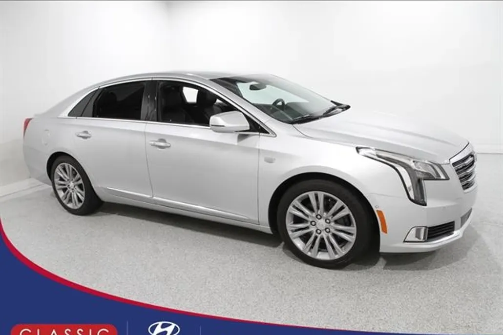 2019 Cadillac XTS Luxury photo 1