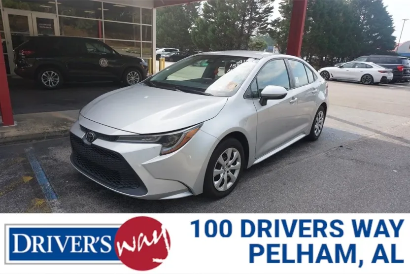2021 Toyota Corolla LE photo 1