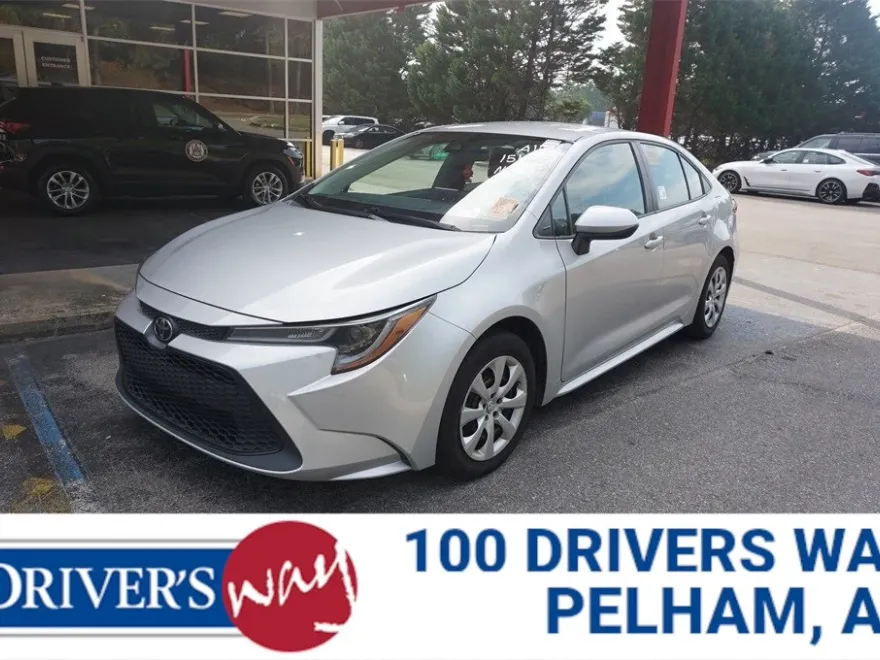 2021 Toyota Corolla LE photo 1