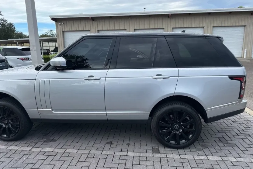 2016 Land Rover Range Rover SuperCharged photo 1