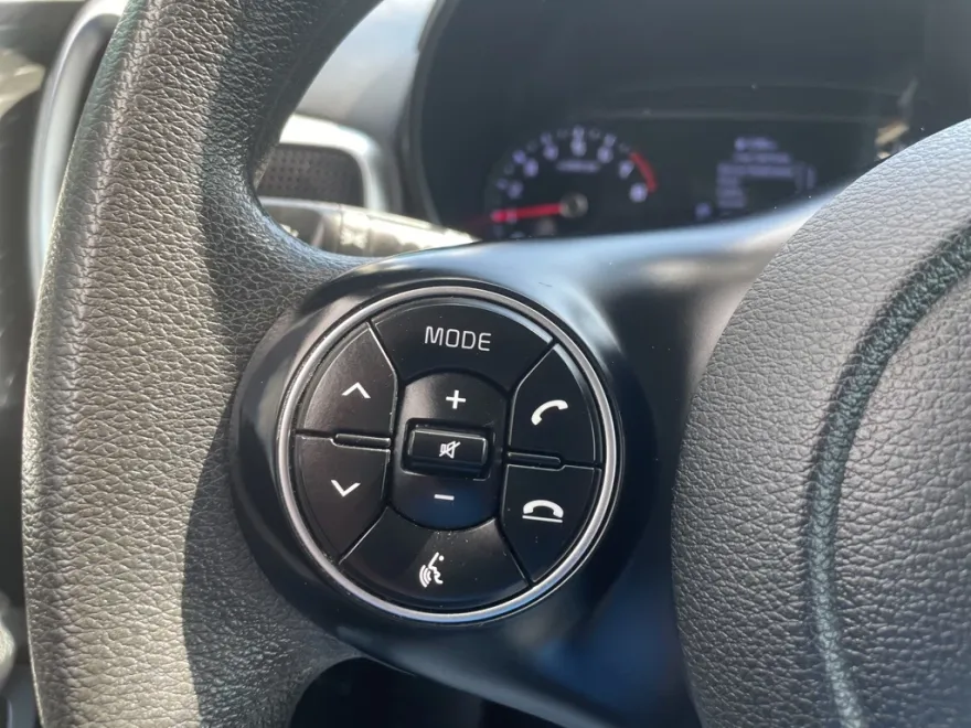 2022 Kia Soul LX photo 1