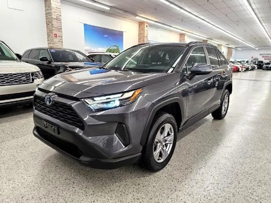 2023 Toyota RAV4 Hybrid XLE photo 1