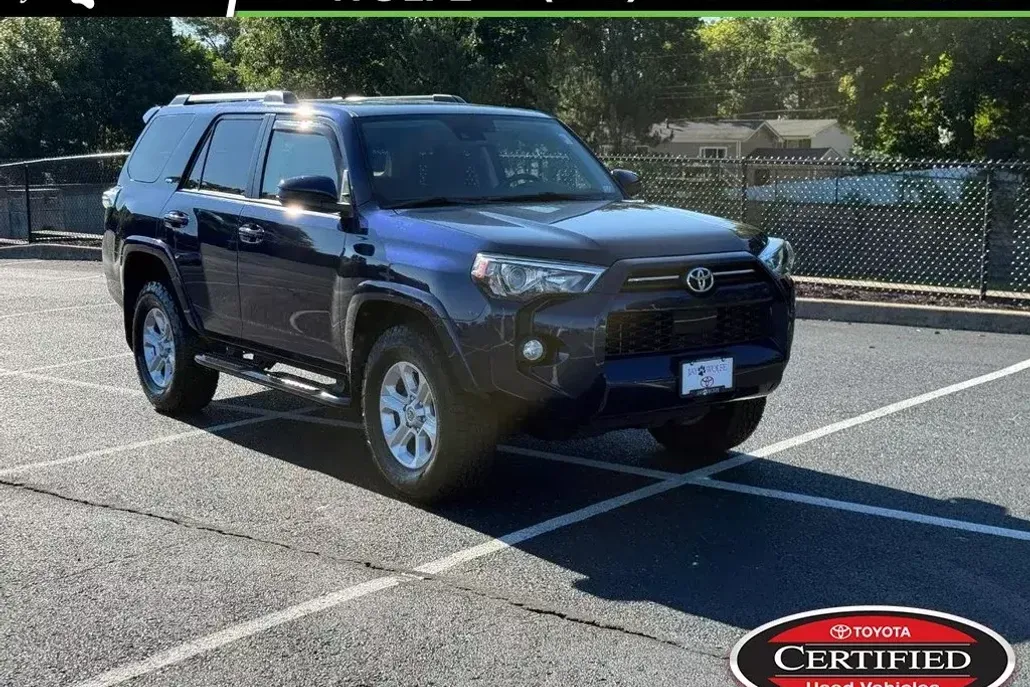 2020 Toyota 4Runner SR5 photo 1