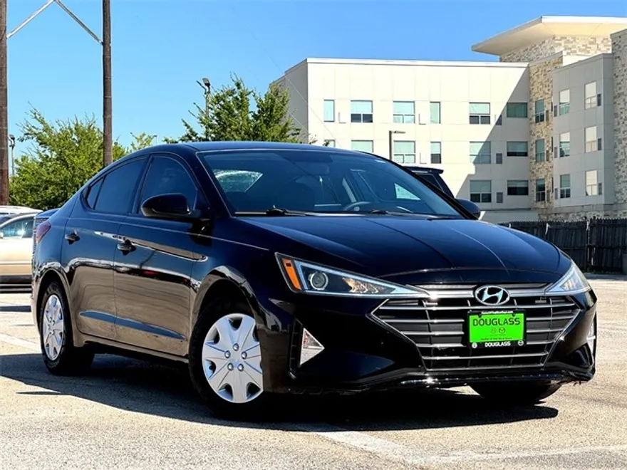 2019 Hyundai Elantra SE photo 1