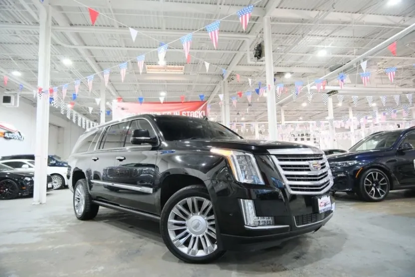 2017 Cadillac Escalade ESV Platinum photo 1