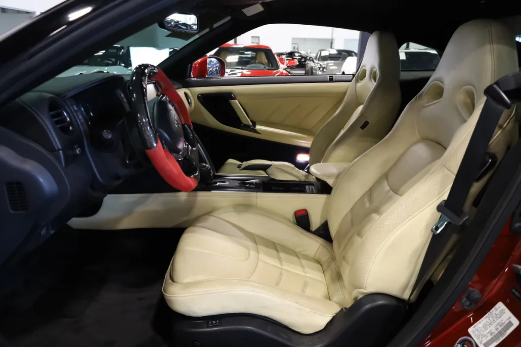 2015 Nissan GT-R Premium photo 1