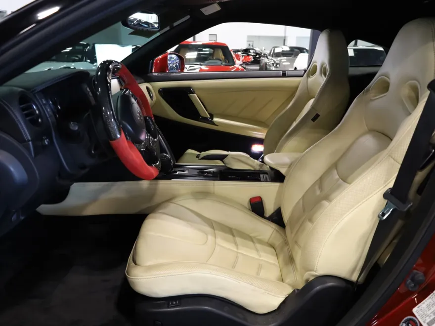 2015 Nissan GT-R Premium photo 1