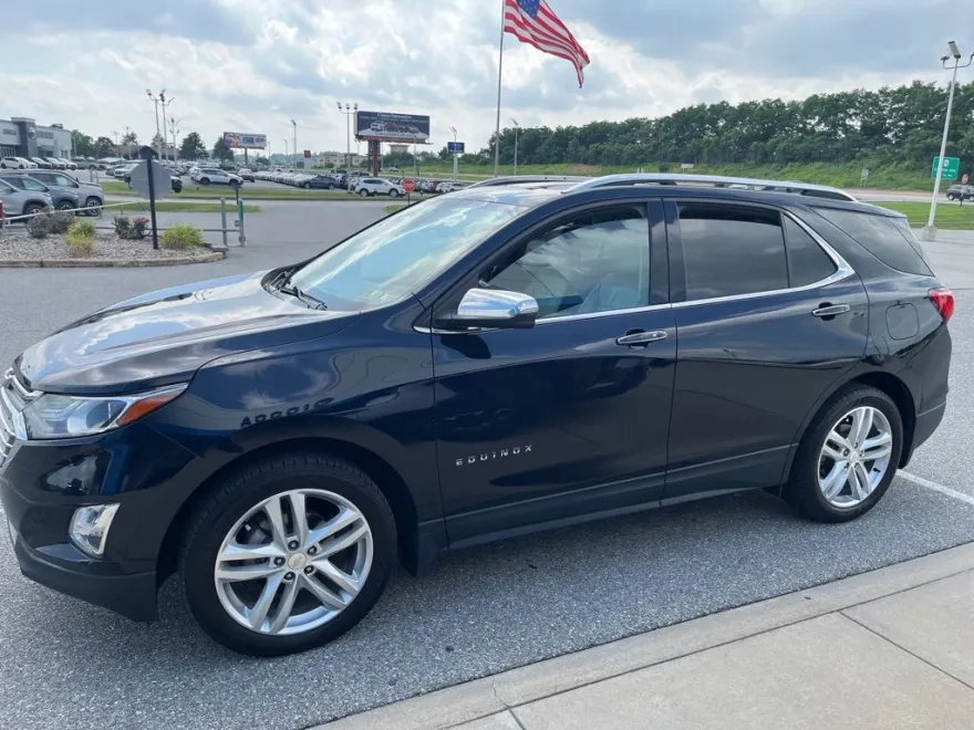 2021 Chevrolet Equinox Premier photo 1