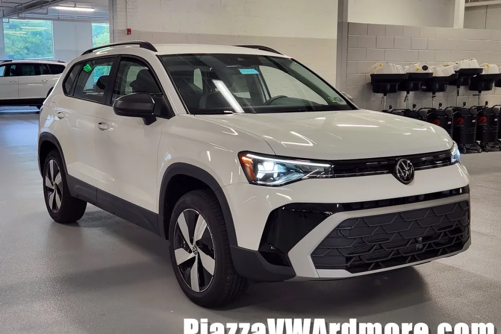 2025 Volkswagen Taos S photo 1