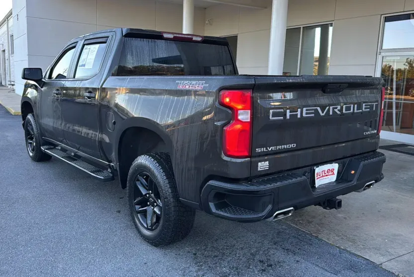 2022 Chevrolet Silverado 1500 Custom Trail Boss photo 1