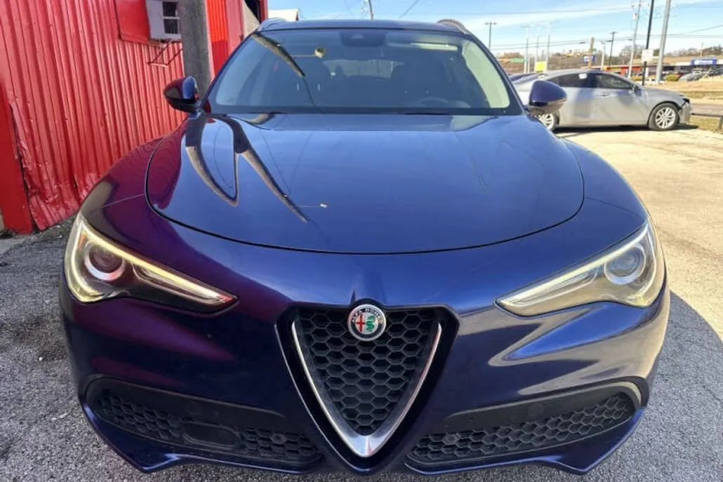 2018 Alfa Romeo Stelvio Ti photo 1