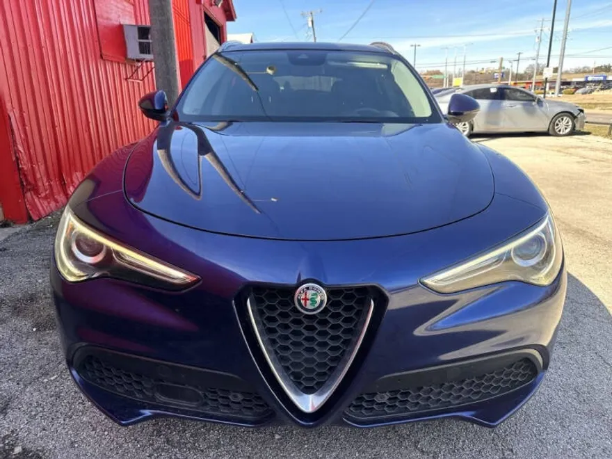 2018 Alfa Romeo Stelvio Ti photo 1