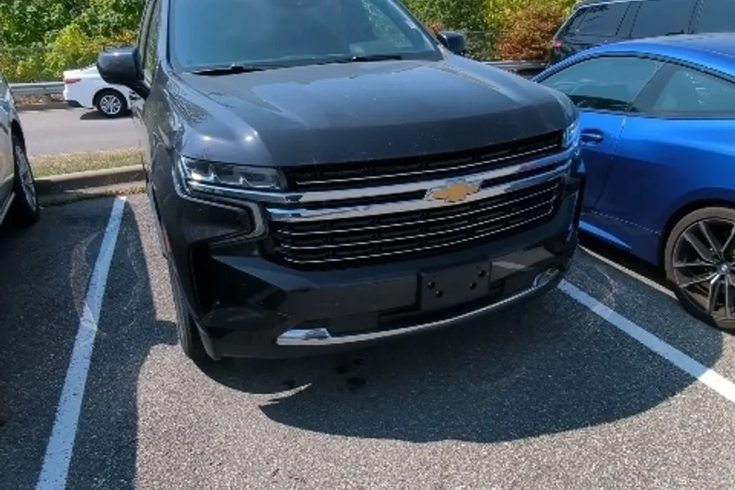 2023 Chevrolet Tahoe LT photo 1