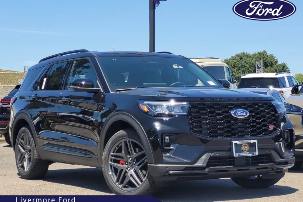 2025 Ford Explorer ST photo 1