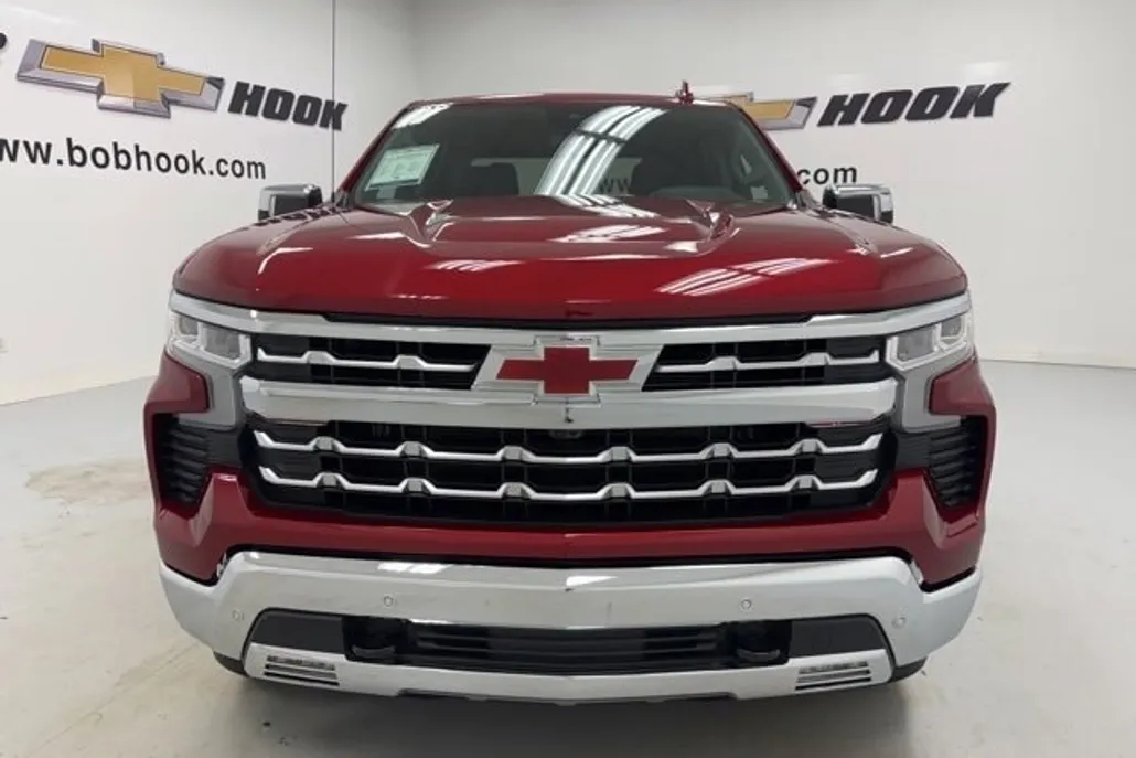 2025 Chevrolet Silverado 1500 LTZ photo 1