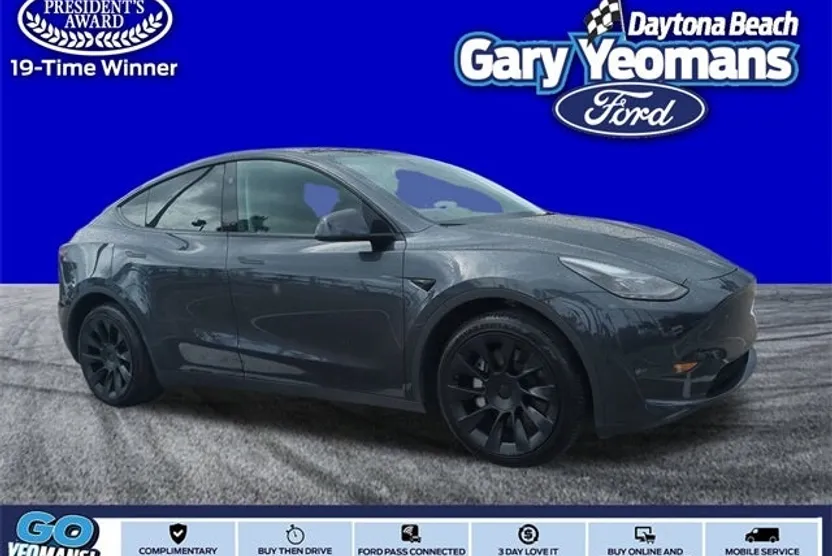 2024 Tesla Model Y Long Range photo 1