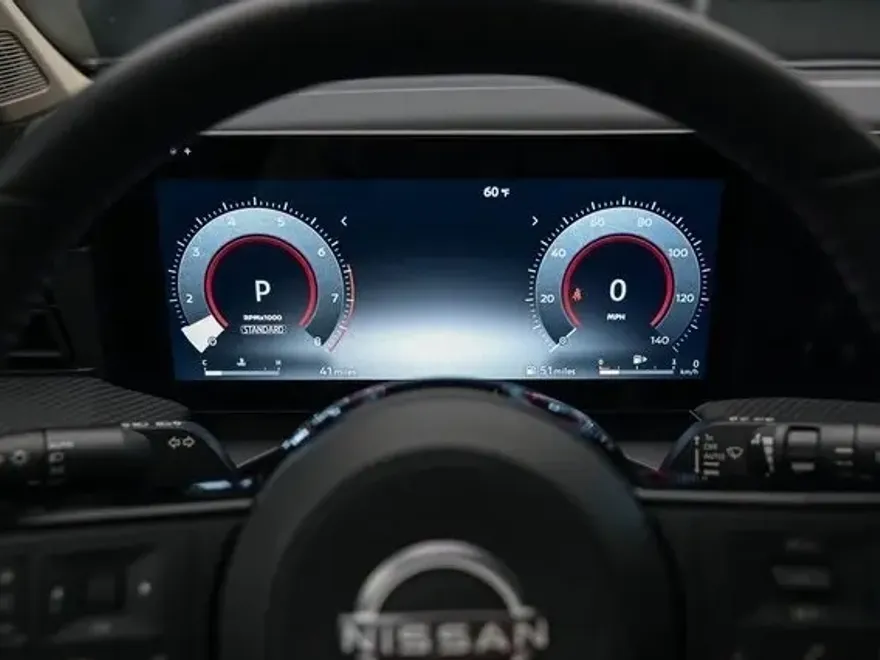 2025 Nissan Kicks SR photo 29