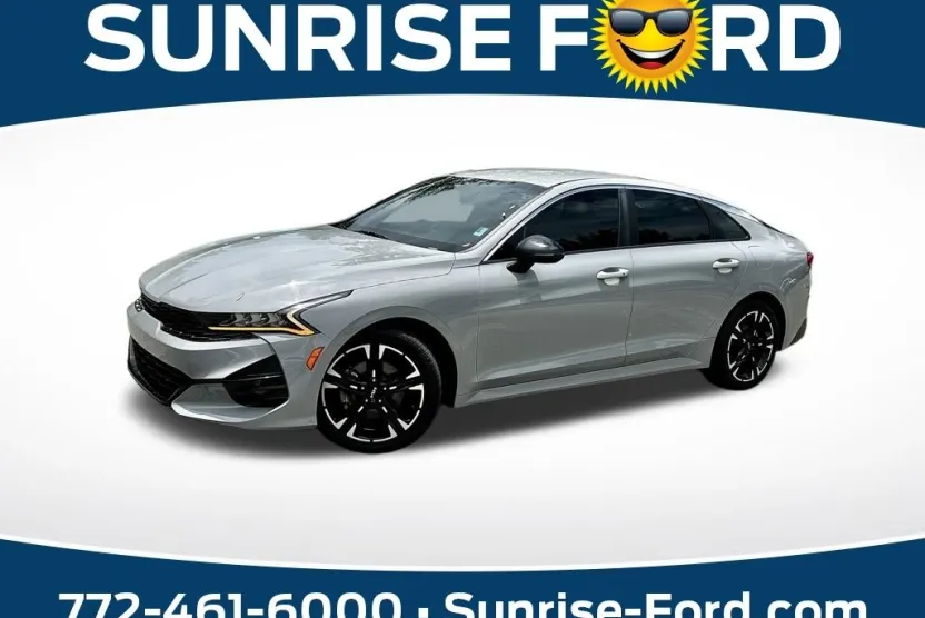 2022 Kia K5 GT-Line photo 1