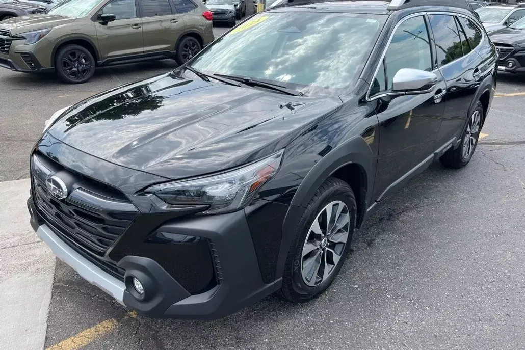 2024 Subaru Outback Touring XT photo 1