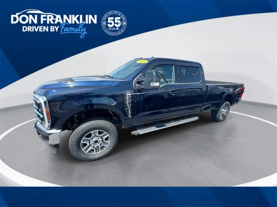 2025 Ford F-350 Lariat photo 1
